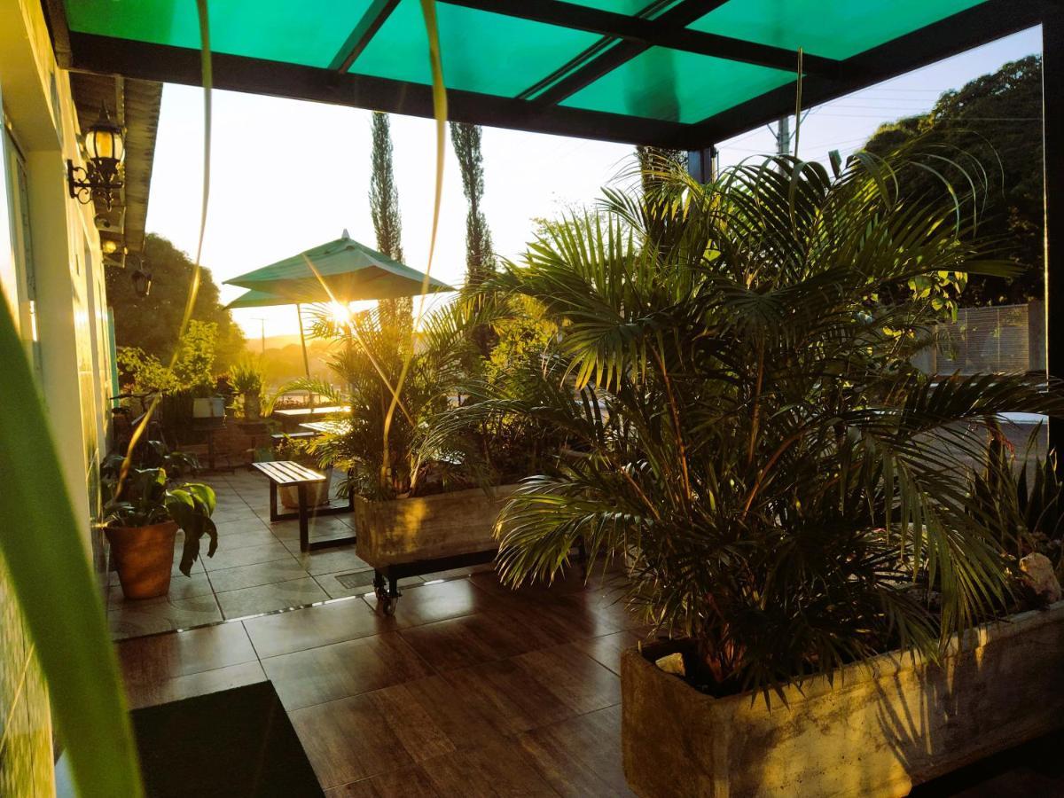 Hotel Recanto Verde Teresina de Goias Bagian luar foto